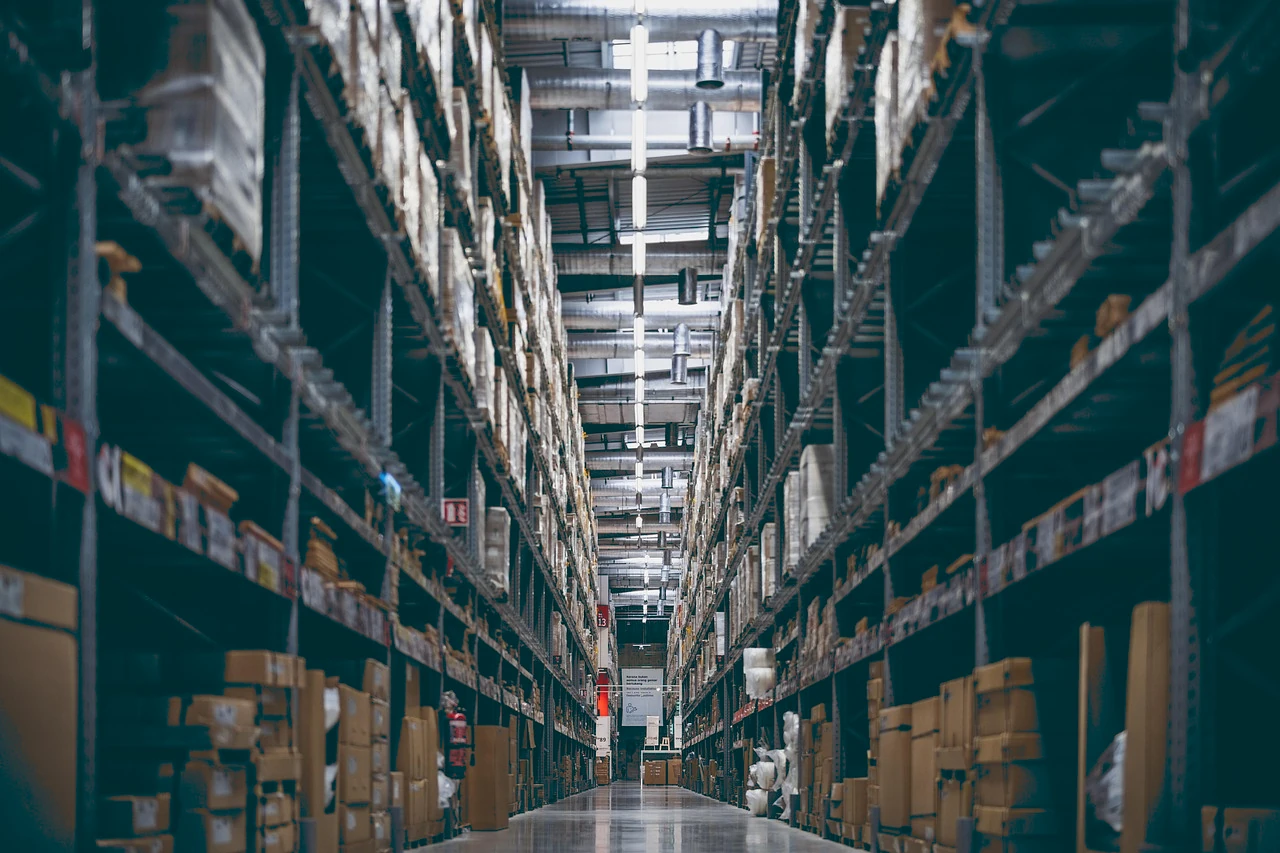 High-bay warehouse racking under a steel roof